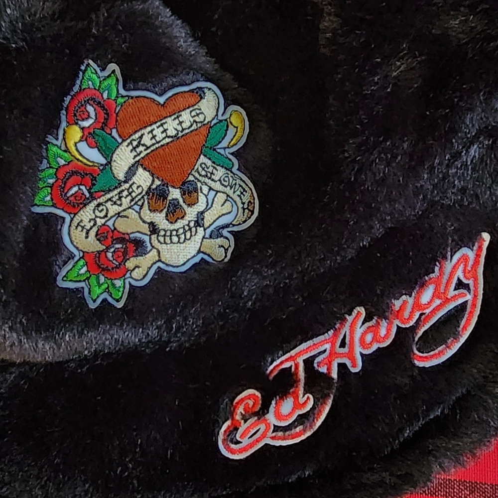 Ed Hardy "Love Kills Slowly" Faux Fur Bucket Hat Skull Roses Tattoo Black OS NWT - Picture 4 of 4